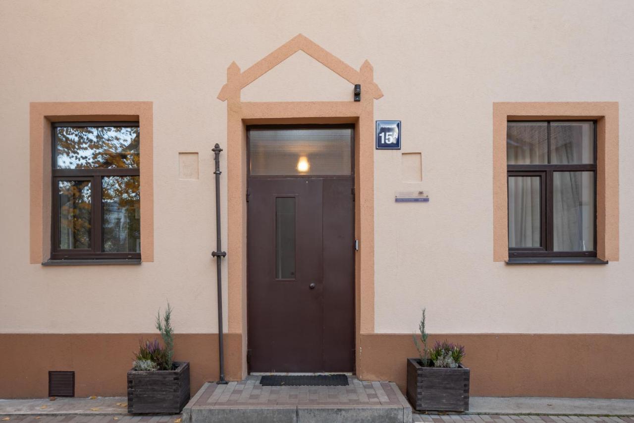 Stylish Latvian Classic 1-Bedroom Apartment Near City Center, Parks & Public Transport Links Ρίγα Εξωτερικό φωτογραφία